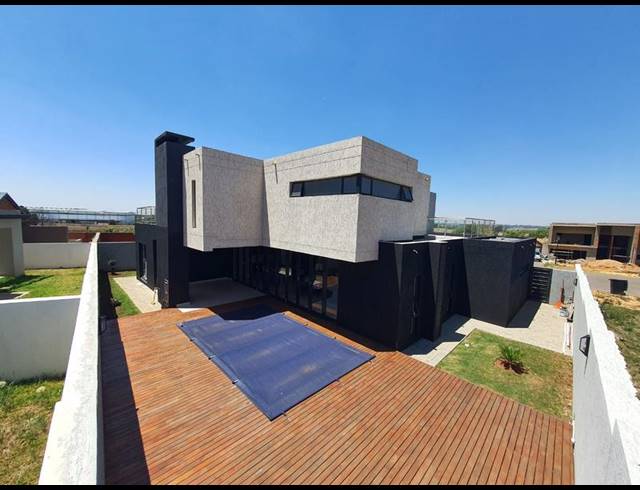 4 BEDROOM HOUSE FOR SALE IN GLEN ERASMIA